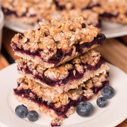 blueberry-oat-bars-2562100.jpg