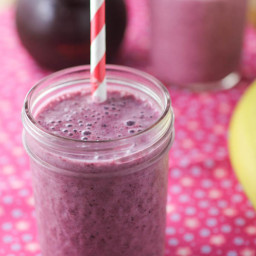 Blueberry Pomegranate and Flaxseed Smoothie