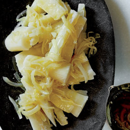 Boiled Yuca with Garlicky Onions