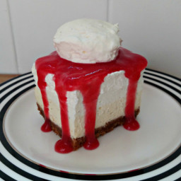 Bourbon Raspberry Vanilla Bean Cheesecake