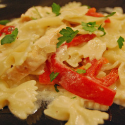 BowTie Pasta Salad with Chicken and Roasted Peppers
