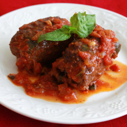 Braciole di Manzo (Italian Beef Rolls in Tomato Sauce)