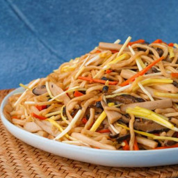 Braised E-Fu Noodles (乾燒伊麵)
