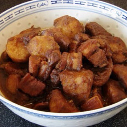 Braised potato and pork belly with red fermented beancurd