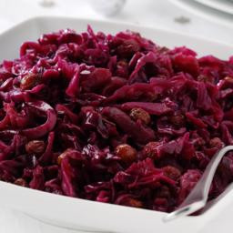 Braised red cabbage with apples and sherry vinegar