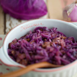 braised-red-cabbage-with-bacon-recipe-2246995.jpg
