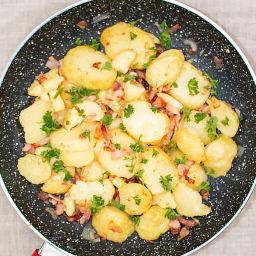 bratkartoffeln-with-bacon-german-fries-recipe-2410747.jpg