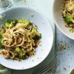 Broccoli and anchovy pasta