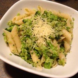 broccoli-pesto-pasta.jpg