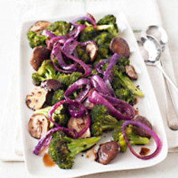 broccoli-shiitake-and-red-onion-roast-1317913.jpg