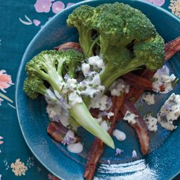 Broccoli with Bacon, Blue Cheese and Ranch Dressing Recipe