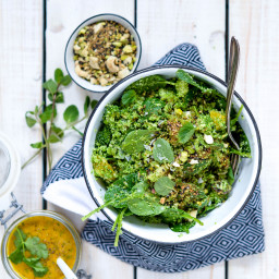 Broccolisalat med gurkemeje-appelsin dressing og dukkah