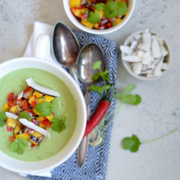 Broccolisuppe med spicy mango topping