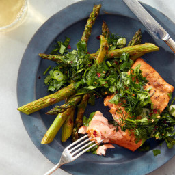 Broiled Salmon and Asparagus With Herbs