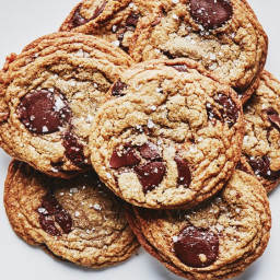 brown-butter-and-toffee-chocolate-chip-cookies-2035335.jpg