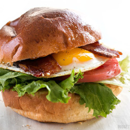 brown-sugar-bacon-breakfast-sandwiches-with-chipotle-mayo-1740643.jpg