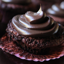 brownie-batter-chocolate-fudge-cupcakes-2619770.jpg