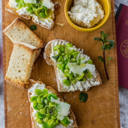 Bruschetta with ricotta and broad beans