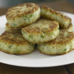 Bubble and squeak cakes