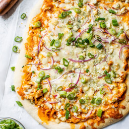 Buffalo Chicken Pizza {Homemade & Delish!} – WellPlated.com