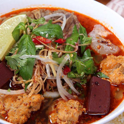 Bún bò Huế Vietnamese Spicy Beef Noodles Soup