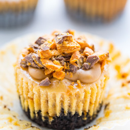 Butterfinger Cheesecake Cupcakes