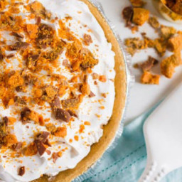 Butterfinger Pie Using Only 4 Ingredients! 