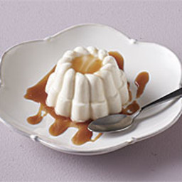 buttermilk-panna-cotta-with-honey-caramel-sauce-1698989.jpg