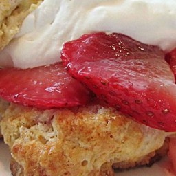 buttermilk-strawberry-shortcake-1336140.jpg