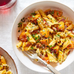 butternut-squash-pasta-with-bacon-and-parmesan-2675519.jpg