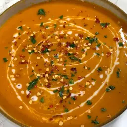 butternut-squash-soup-with-coconut-milk-and-grilled-cheese-3049092.webp