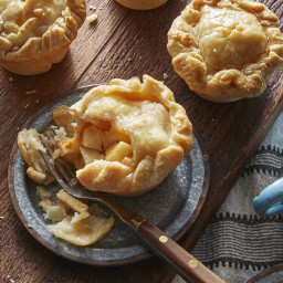 Butterscotch-Apple Mini Pies