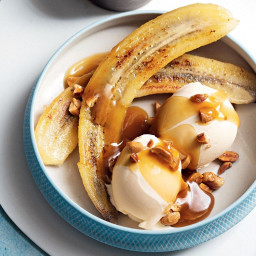 Butterscotch sauce with burnt-butter bananas and ice cream