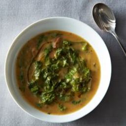 caldo-verde-portuguese-soup-with-cauliflower-1370021.jpg