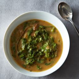 Caldo Verde (Portuguese Soup with Cauliflower)