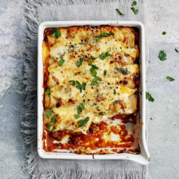 Cannelloni with beef ragù and gorgonzola