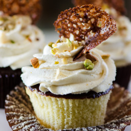 Cannoli Cupcakes with Chocolate Pistachio Crunch