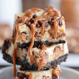 Caramel Snickers Cheesecake Bars