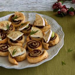 Caramelised red onion and goats’ cheese swirls