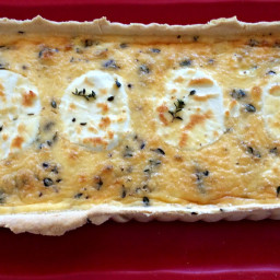 caramelized-onion-and-goats-cheese-tart-1641315.jpg