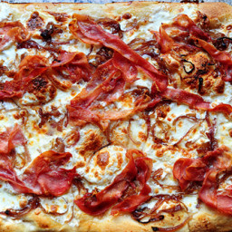 Caramelized Onion and Prosciutto Pizza