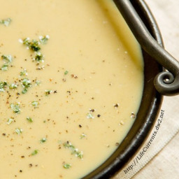 Caramelized Onion Roasted Garlic Bisque