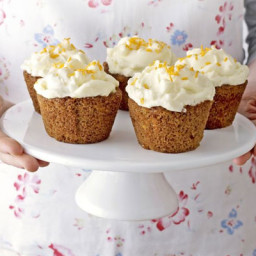 Carrot and cream cheese cupcakes