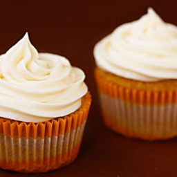 carrot-cupcakes-with-cream-cheese-frosting-2263619.jpg