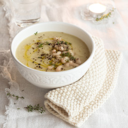 Cauliflower and cannellini soup