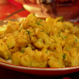 Cauliflower and Potatoes: Aloo Gobi