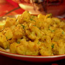 Cauliflower and Potatoes: "Aloo Gobi"