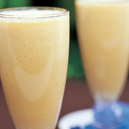 Chamomile, peach and ginger smoothie