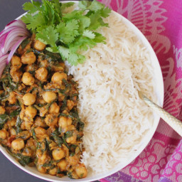 Chana Saag {chickpeas and spinach cooked in warm spices}