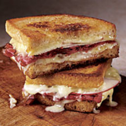 Cheddar, Apple, and Pastrami Grilled Cheese